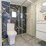 Semiramis Modern - Sleeps 8 * Nea Peramos (Macedonia)