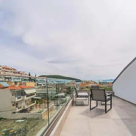 Apartman Semiramis Modern - Sleeps 8 Néa Péramos