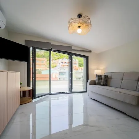 Apartment Semiramis Modern - Sleeps 8 Nea Peramos (Macedonia)