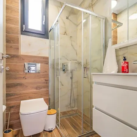 Appartement Semiramis Modern - Sleeps 8 Néa Péramos